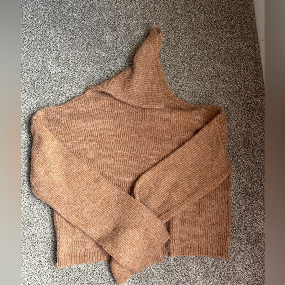 Brown turtleneck sweater - Picture 2 of 4